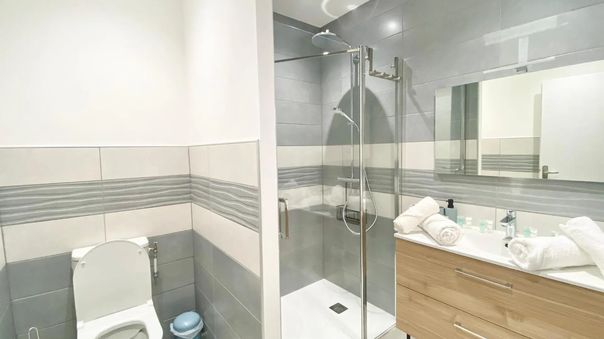 Holiday home La Conciergerie 05 - Gite De La Cooperative - Superbe Maison A L Epine - Wifi - 4 A 6 Personne L'Epine